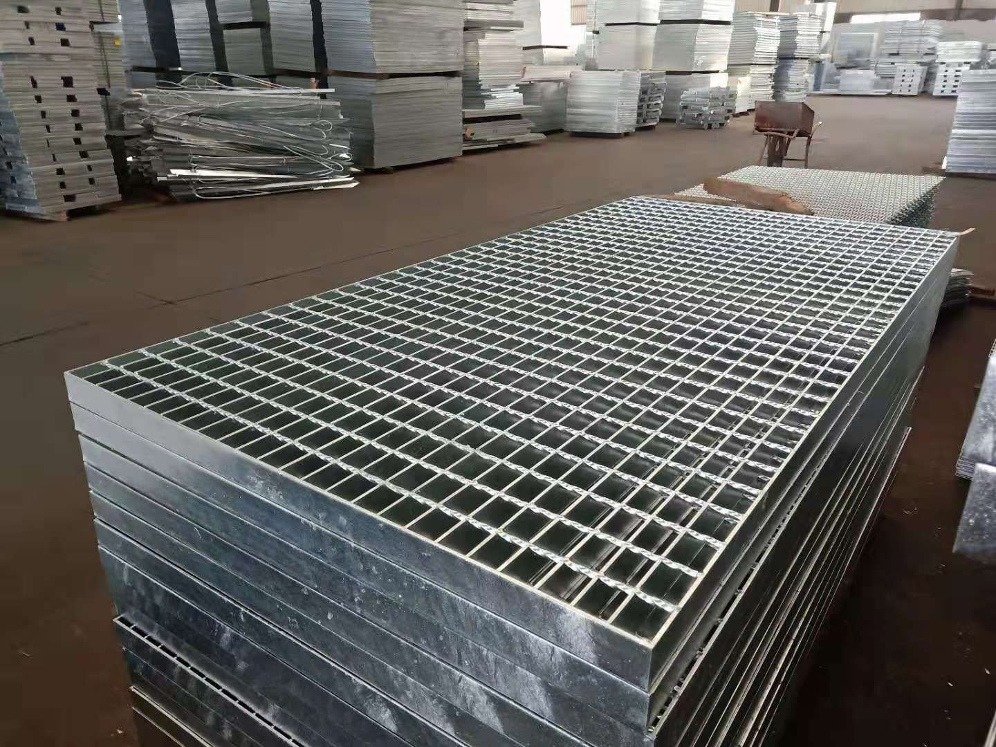 钢格栅板产品规格中的kn/㎡代表什么？
